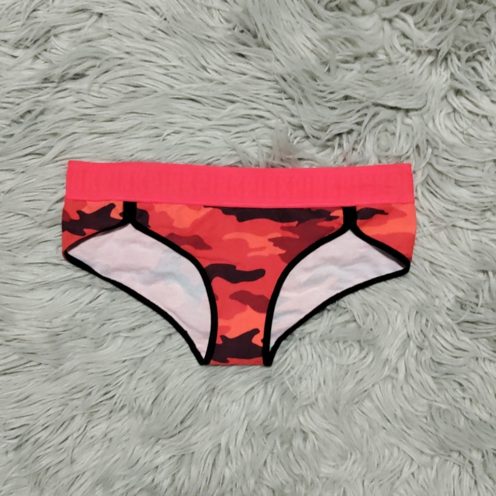 VS Pink camo boy short panty
